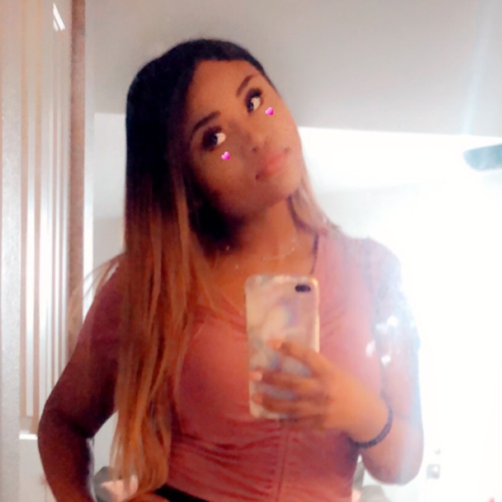 Meet your Posher, Taya